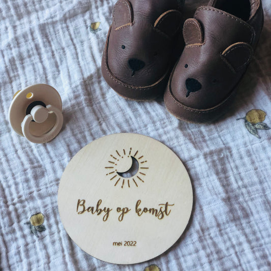 Aankondiging | baby op komst moon